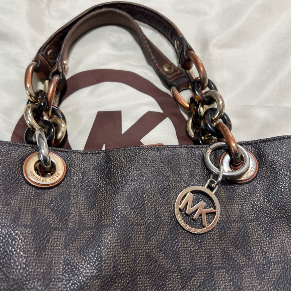 Micheal Kors Signature Tote - Picture 2 of 14